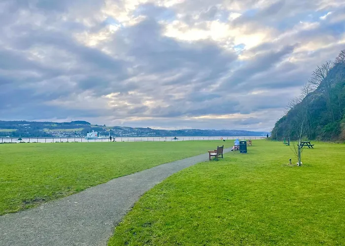 Flat For 6 Guests Near Glasgow, Loch Lomond