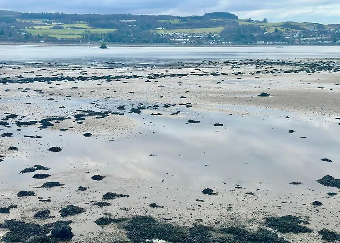 Flat For 6 Guests Near Glasgow, Loch Lomond