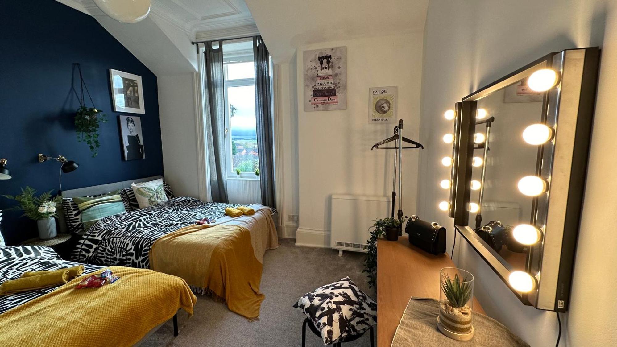 Flat For 6 Guests Near Glasgow, Loch Lomond Dumbarton