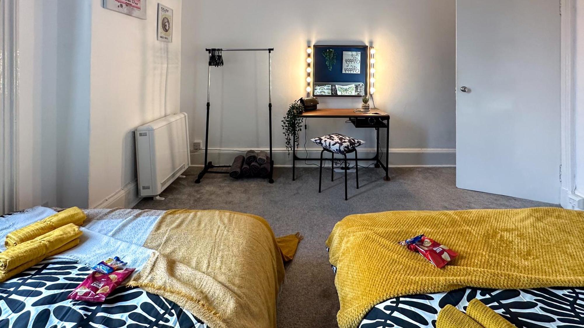 Flat For 6 Guests Near Glasgow, Loch Lomond Dumbarton