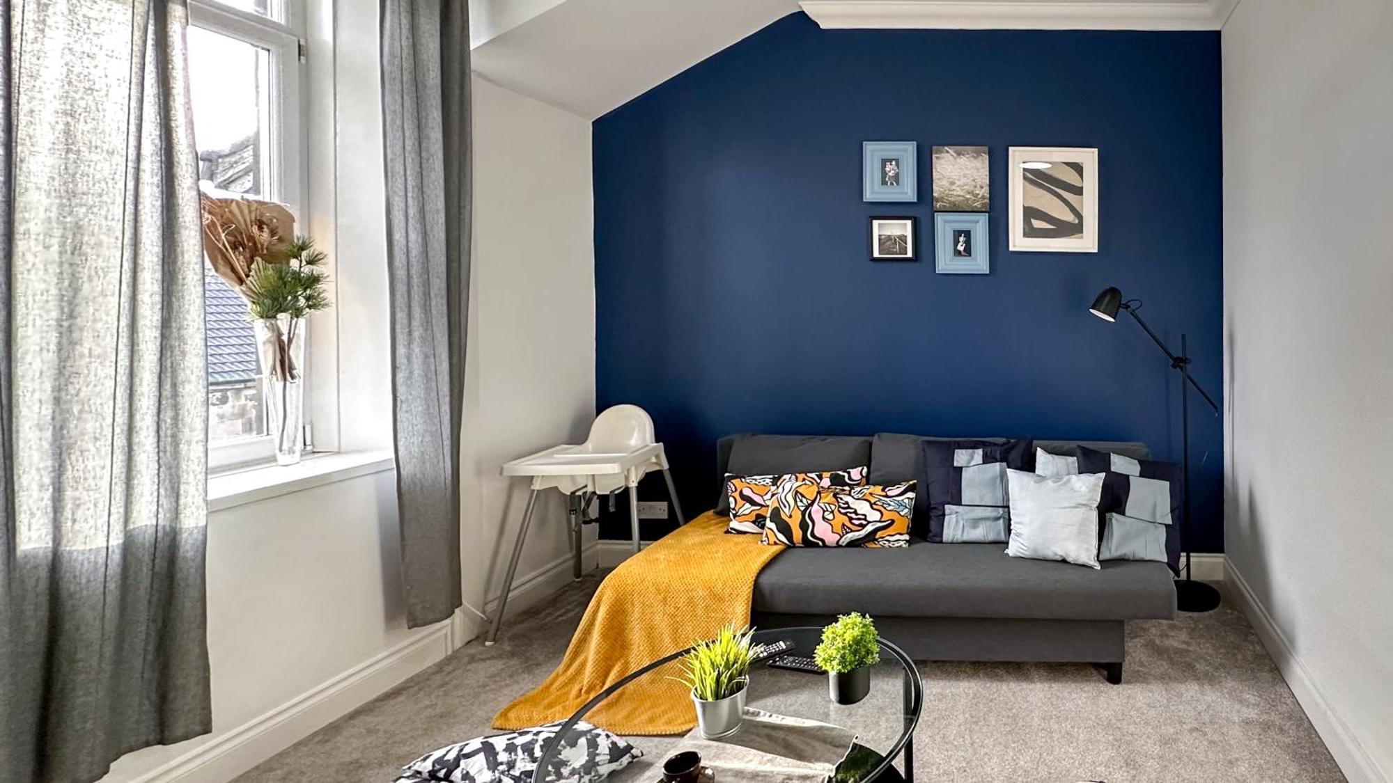 Flat For 6 Guests Near Glasgow, Loch Lomond Apartment