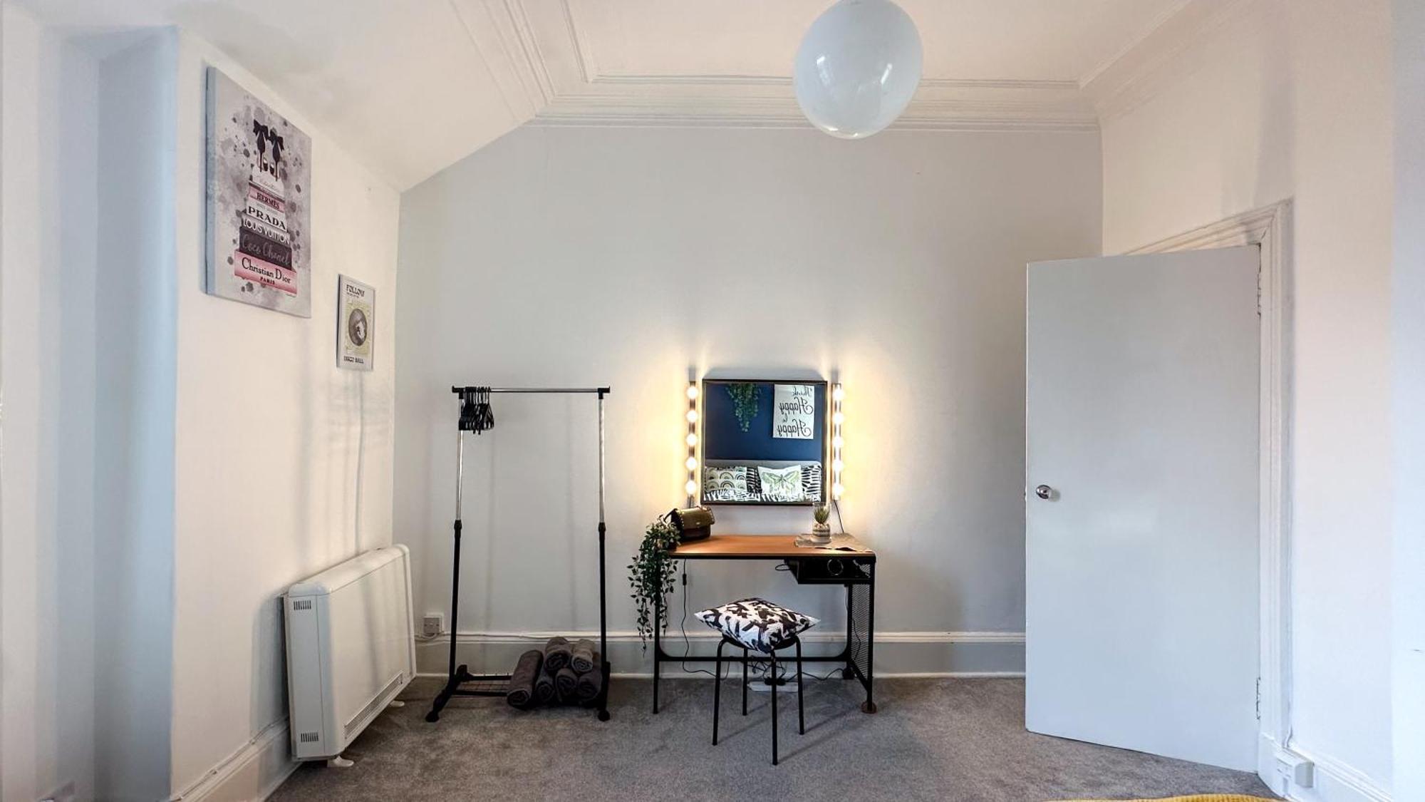 Flat For 6 Guests Near Glasgow, Loch Lomond Dumbarton
