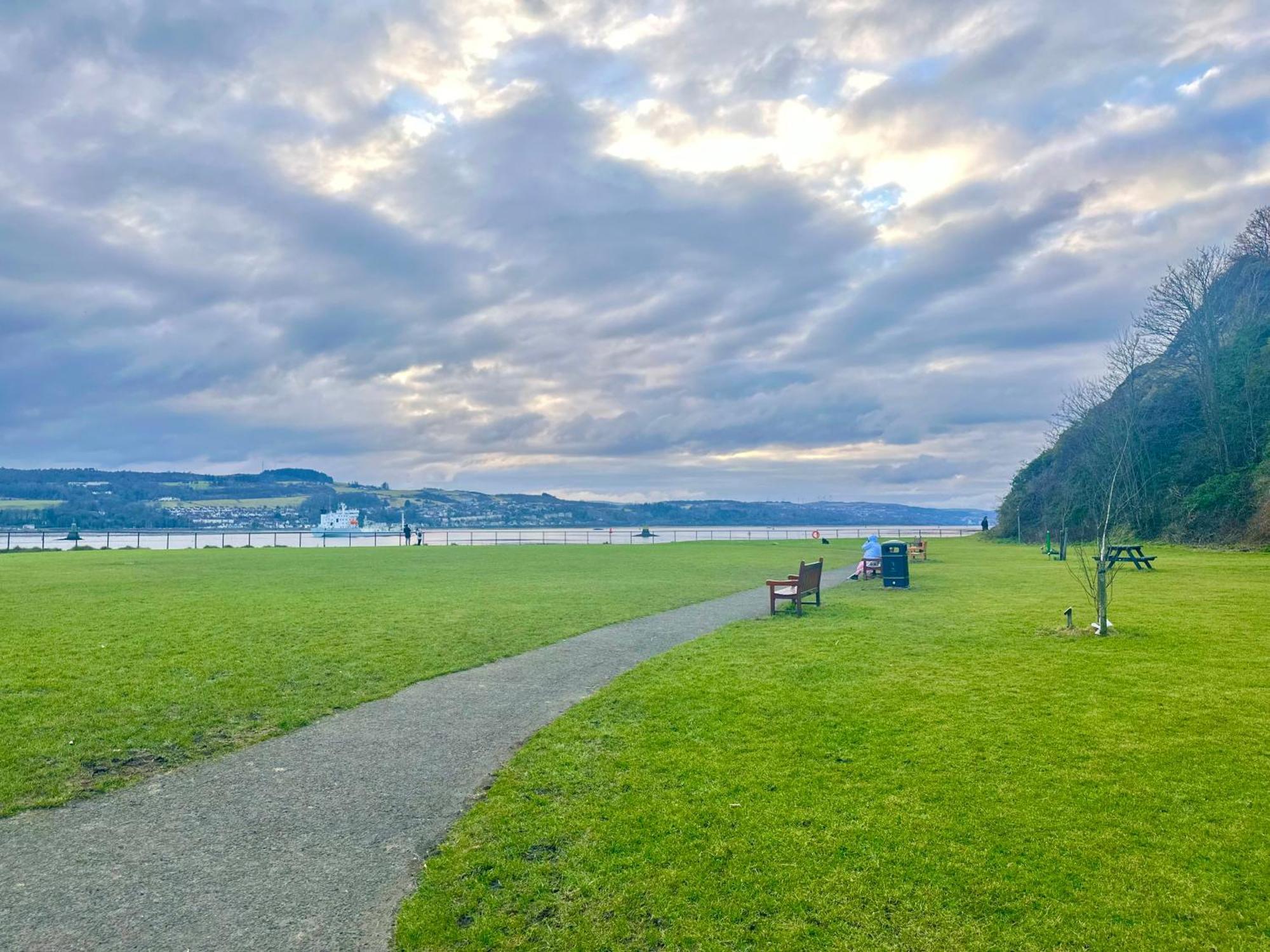 Apartment Flat For 6 Guests Near Glasgow, Loch Lomond *
